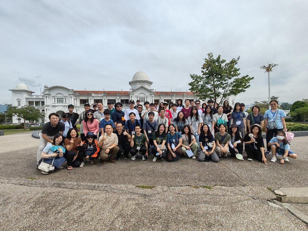 6.⁠ ⁠⁠當地遊覽